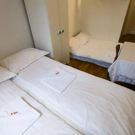Apartment Pest-port Room-5 Private